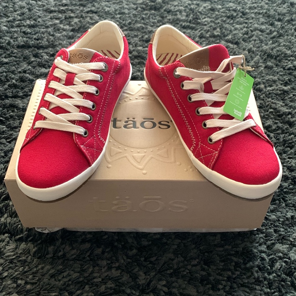Taos Starburst Red women’s sz8
